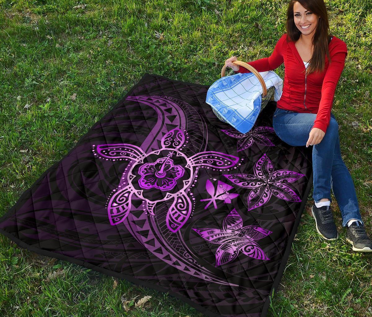 Kanaka Map Hibiscus Plumeria Turtle Art Violet Polynesian Premium Quilt - Polynesian Pride