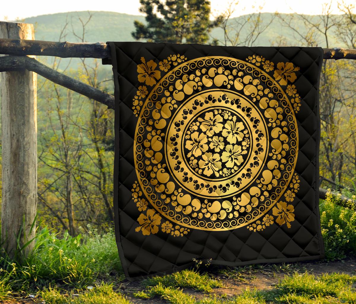 Hibiscus Gold Circle Tapestry Premium Quilt - Polynesian Pride
