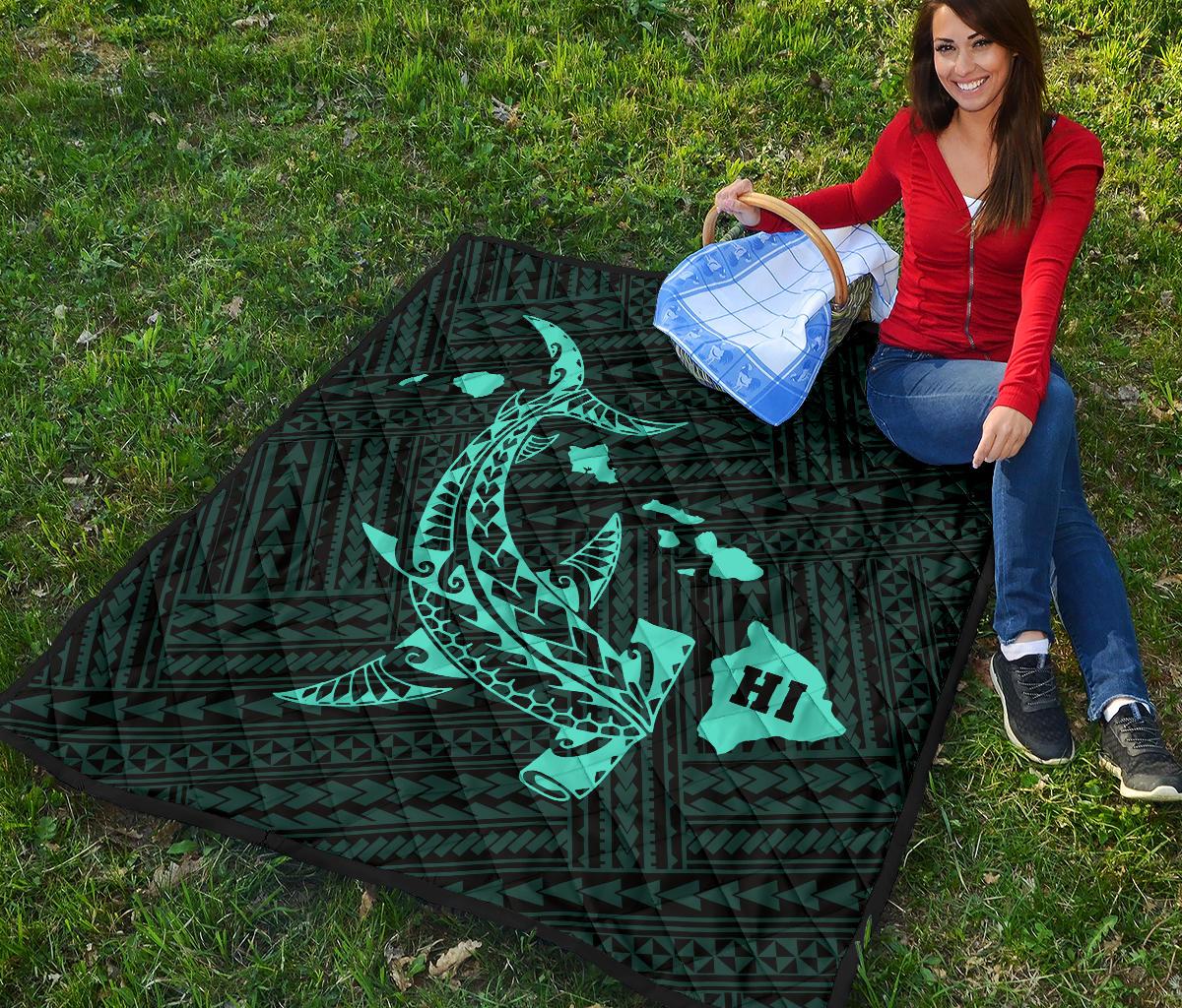 Hawaii Shark Turquoise Polynesian Premium Quilt - Polynesian Pride
