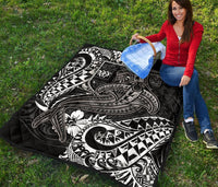 Fiji Premium Quilt - White Shark Polynesian Tattoo - Polynesian Pride