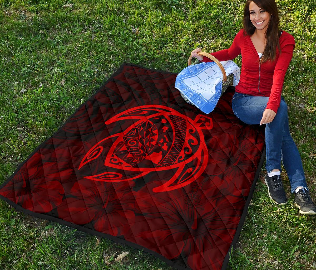 Hawaii Turtle Kanaka Map Hibiscus Poly Premium Quilt - Red - Polynesian Pride
