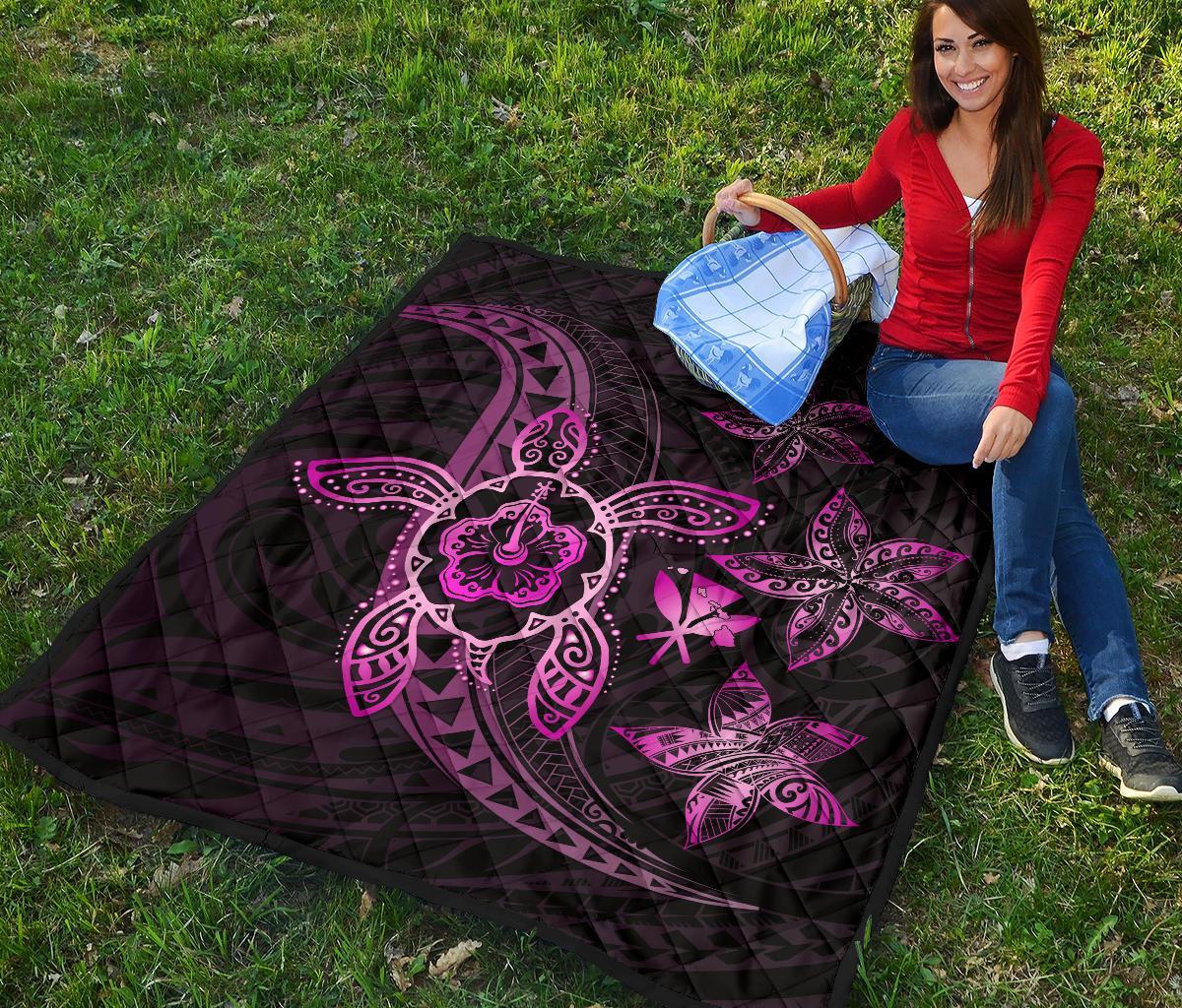 Kanaka Map Hibiscus Plumeria Turtle Art Pink Polynesian Premium Quilt - Polynesian Pride