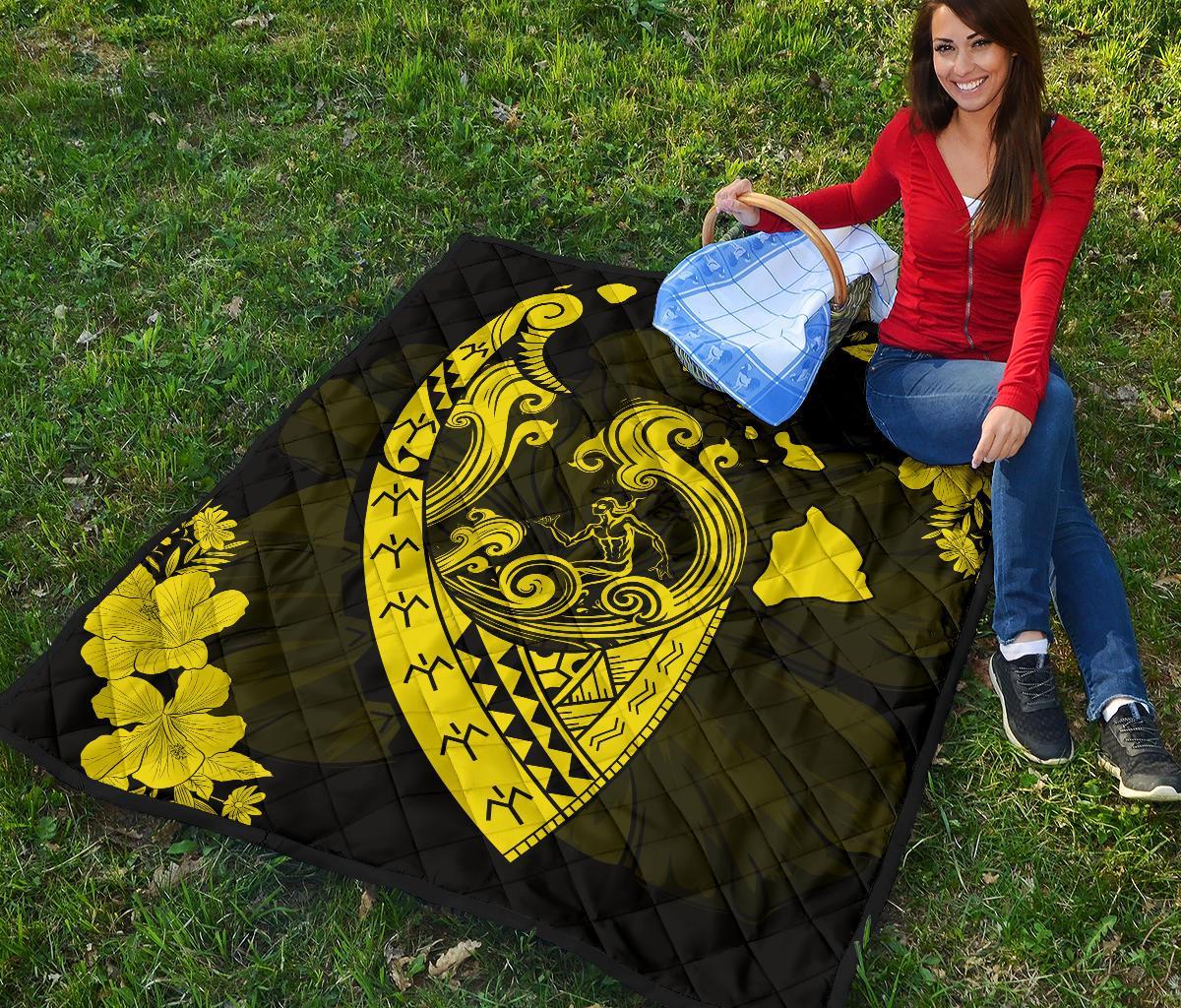 Hawaii Hibiscus Banzai Surfing Premium Quilt Yellow - Polynesian Pride