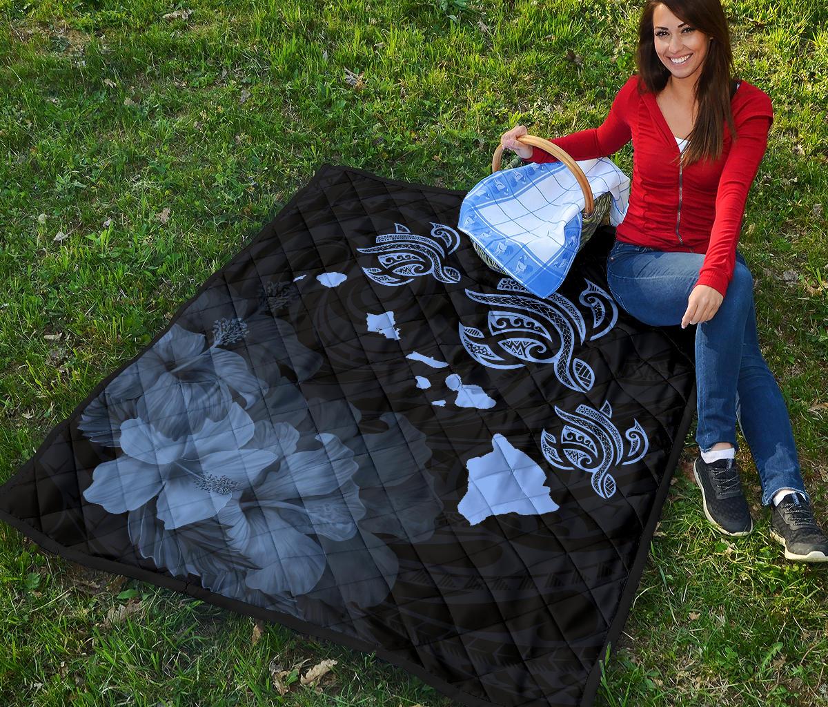 Hawaii Hibiscus Map Polynesian Ancient Blue Premium Quilt - Polynesian Pride