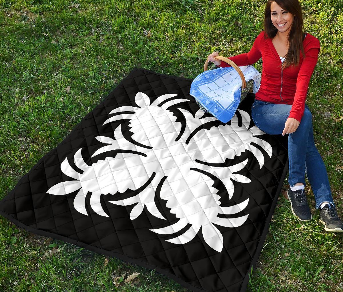 Hawaiian Premium Quilt Royal Pattern - Black And White - A2 Style - Polynesian Pride