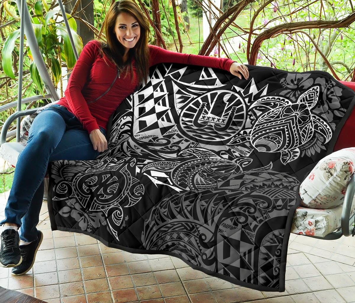 Tahiti Polynesian Premium Quilt - White Turtle Hibiscus Flowing - Polynesian Pride