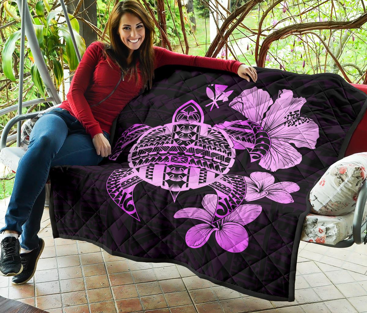 Hawaiian Kanaka Hibiscus Plumeria Mix Polynesian Turtle Premium Quilt Pink AH - Polynesian Pride