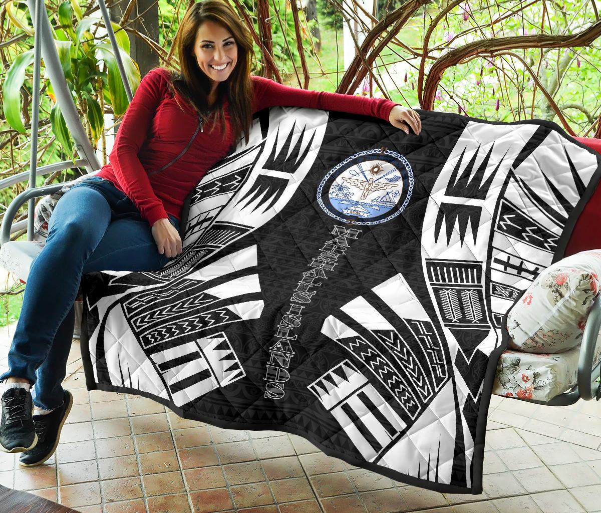 Marshall Islands Premium Quilt - Marshall Islands Seal Polynesian White Tattoo - Polynesian Pride