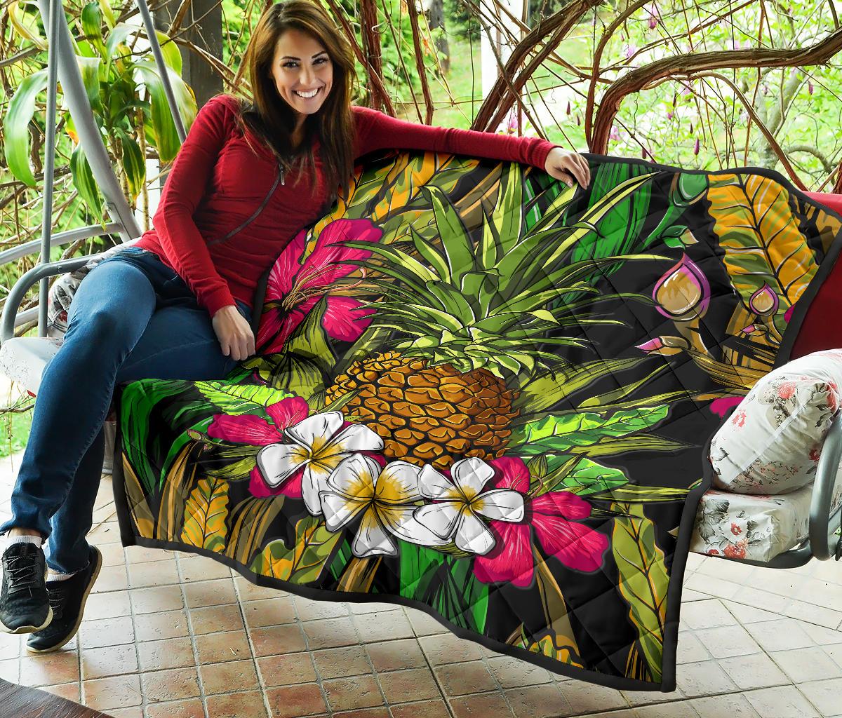 Hawaii Tropical Flowers Pineapple Premium Quilt - Polynesian Pride