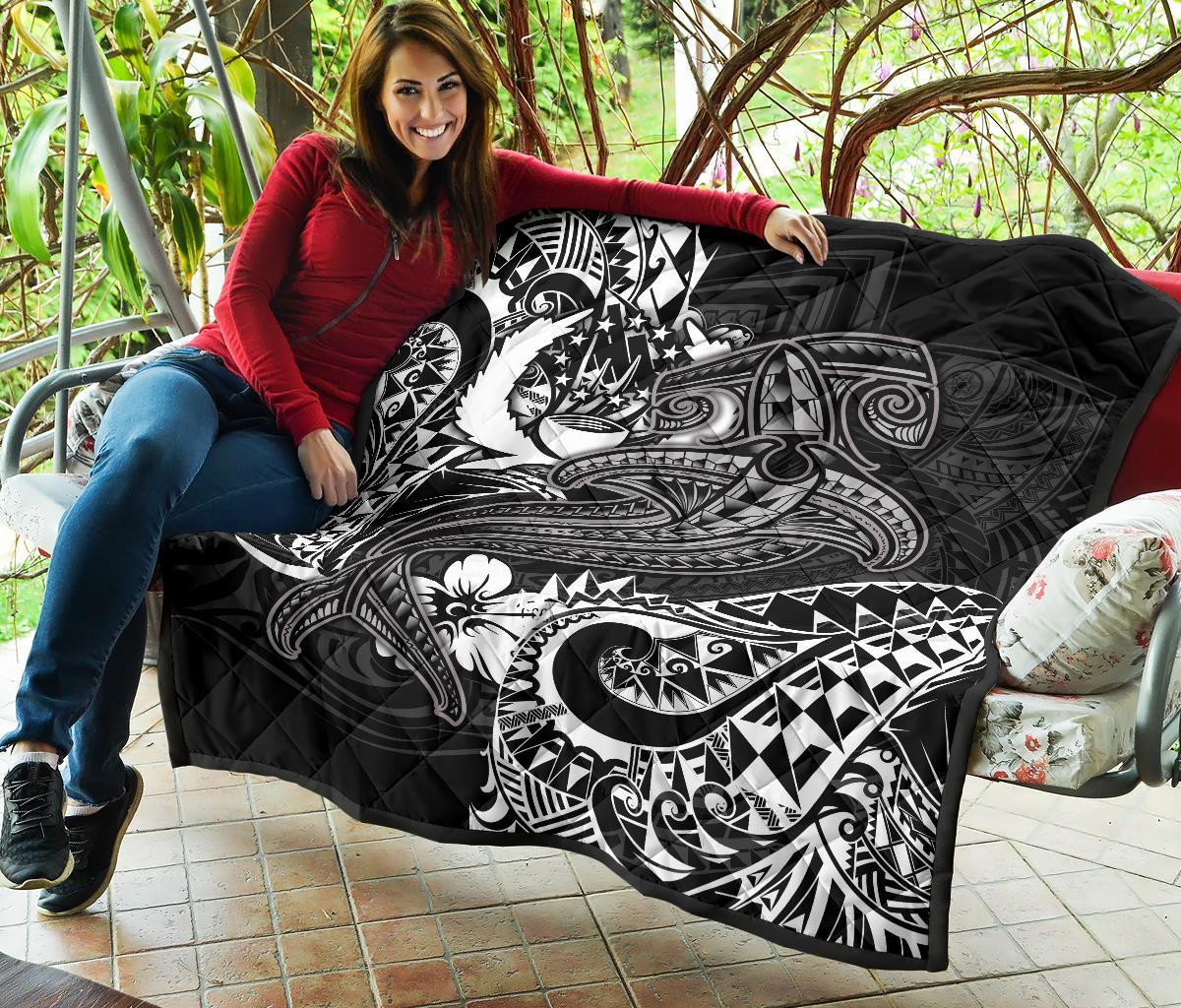 Pohnpei Premium Quilt - White Shark Polynesian Tattoo - Polynesian Pride