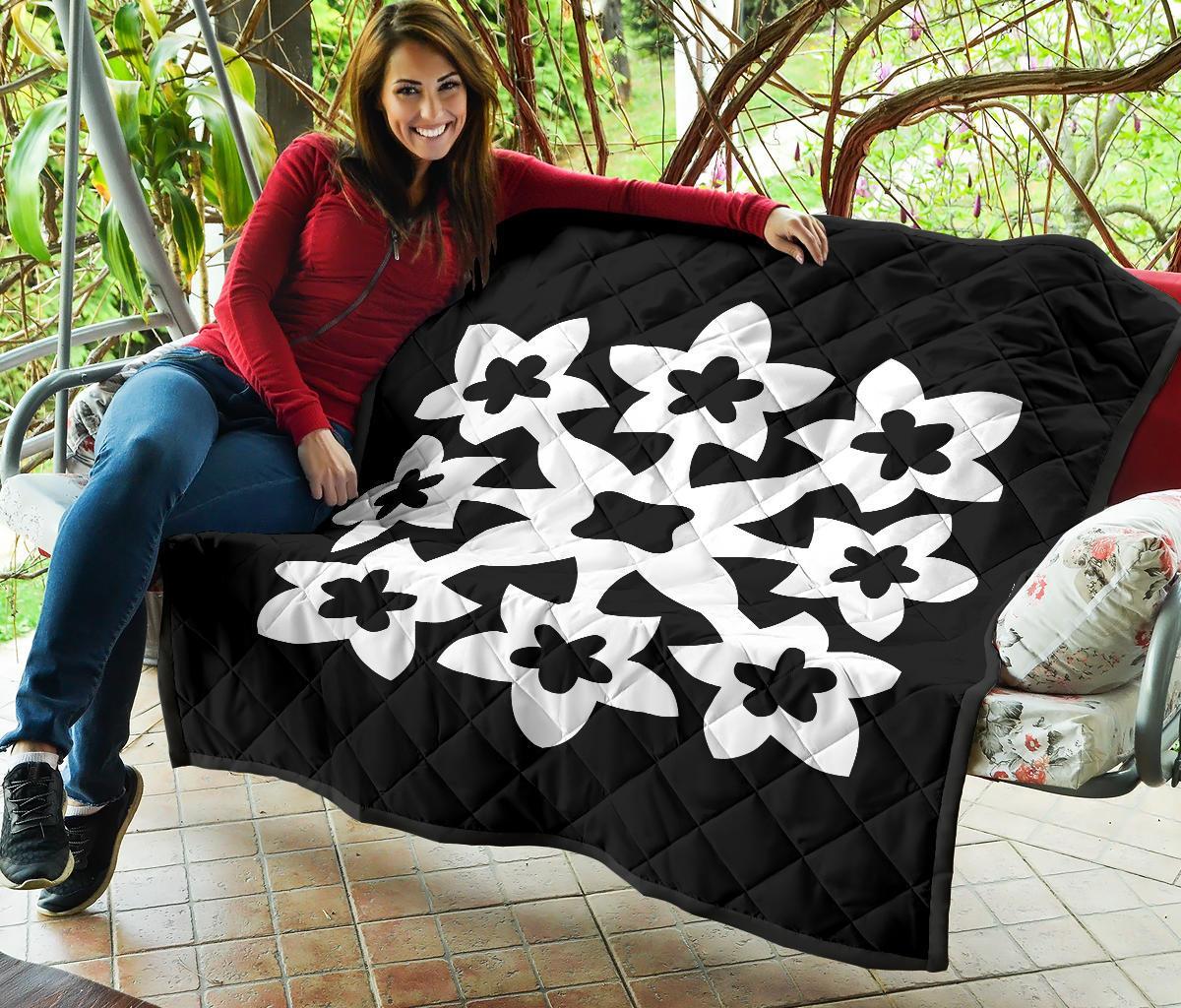 Hawaiian Premium Quilt Royal Pattern - Black And White - A1 Style - Polynesian Pride