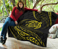 Hawaii Turtle Premium Quilt - Yellow - Frida Style - Polynesian Pride