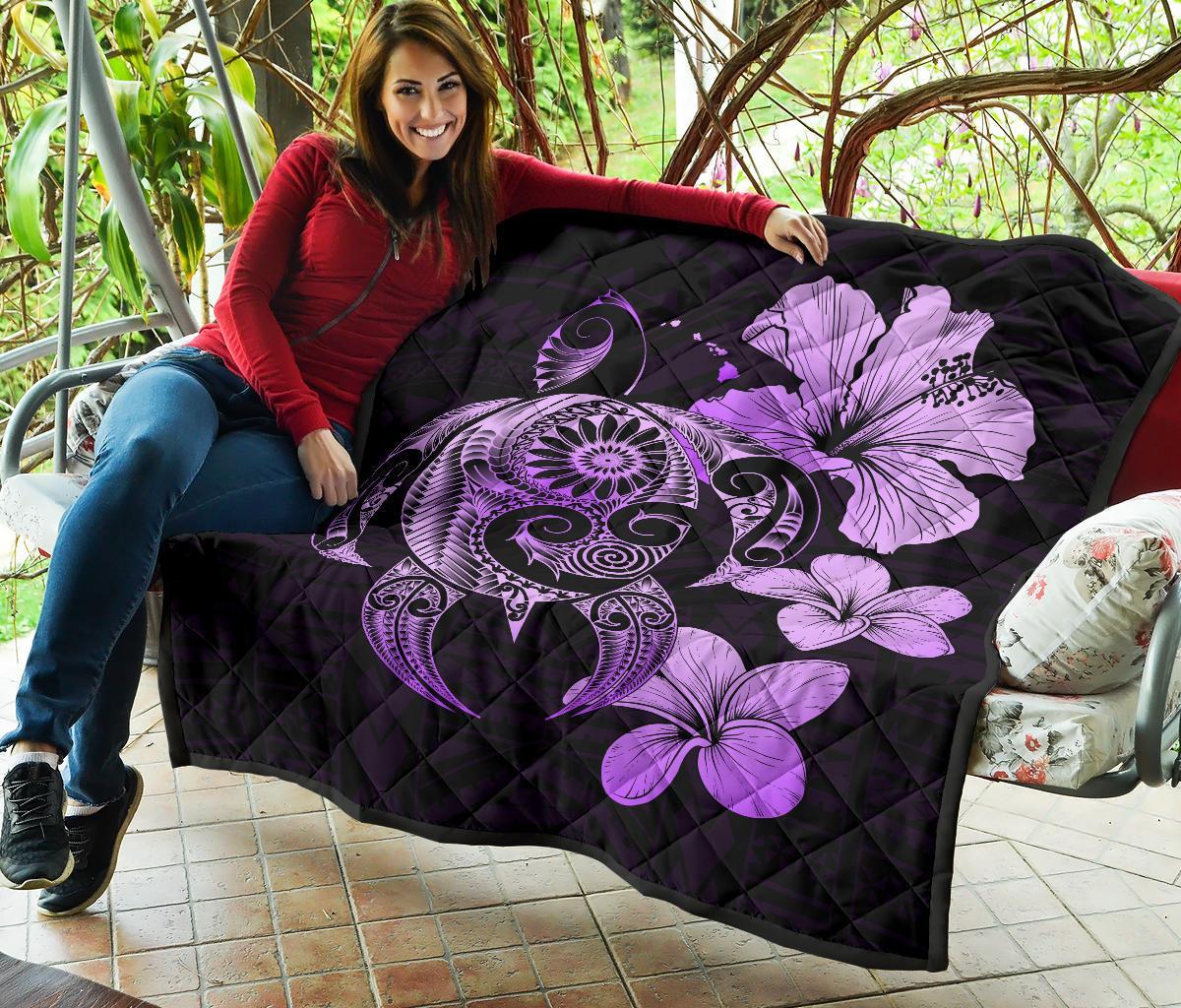 Hibiscus Plumeria Mix Polynesian Violet Turtle Premium Quilt - Polynesian Pride