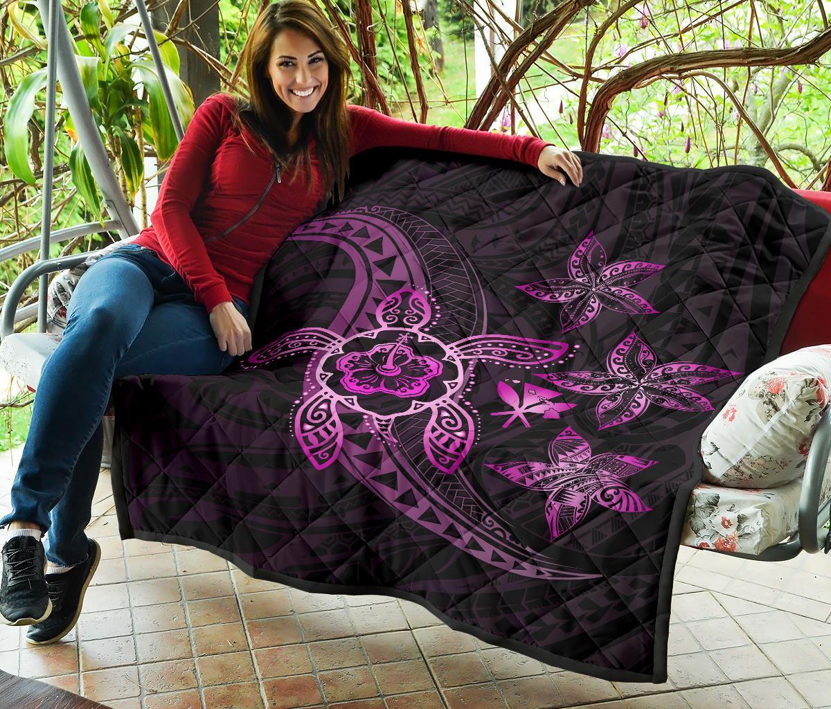 Kanaka Map Hibiscus Plumeria Turtle Art Pink Polynesian Premium Quilt - Polynesian Pride