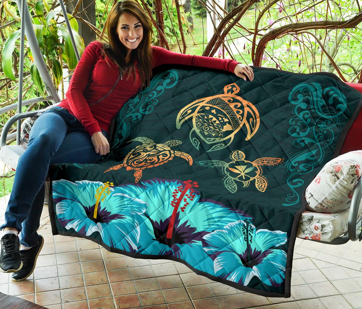 Hawaii Map Turtle Hibiscus Polynesian Luxury Premium Quilt - Honu Ohana - Polynesian Pride