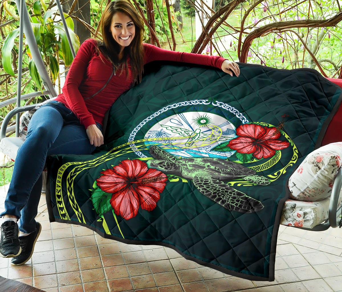 Marshall Polynesian Premium Quilt - Green Turtle Hibiscus - Polynesian Pride