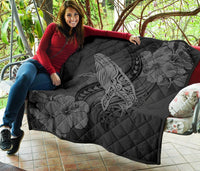 Hawaii Whale Swim Poly Gray Premium Quilt - Polynesian Pride