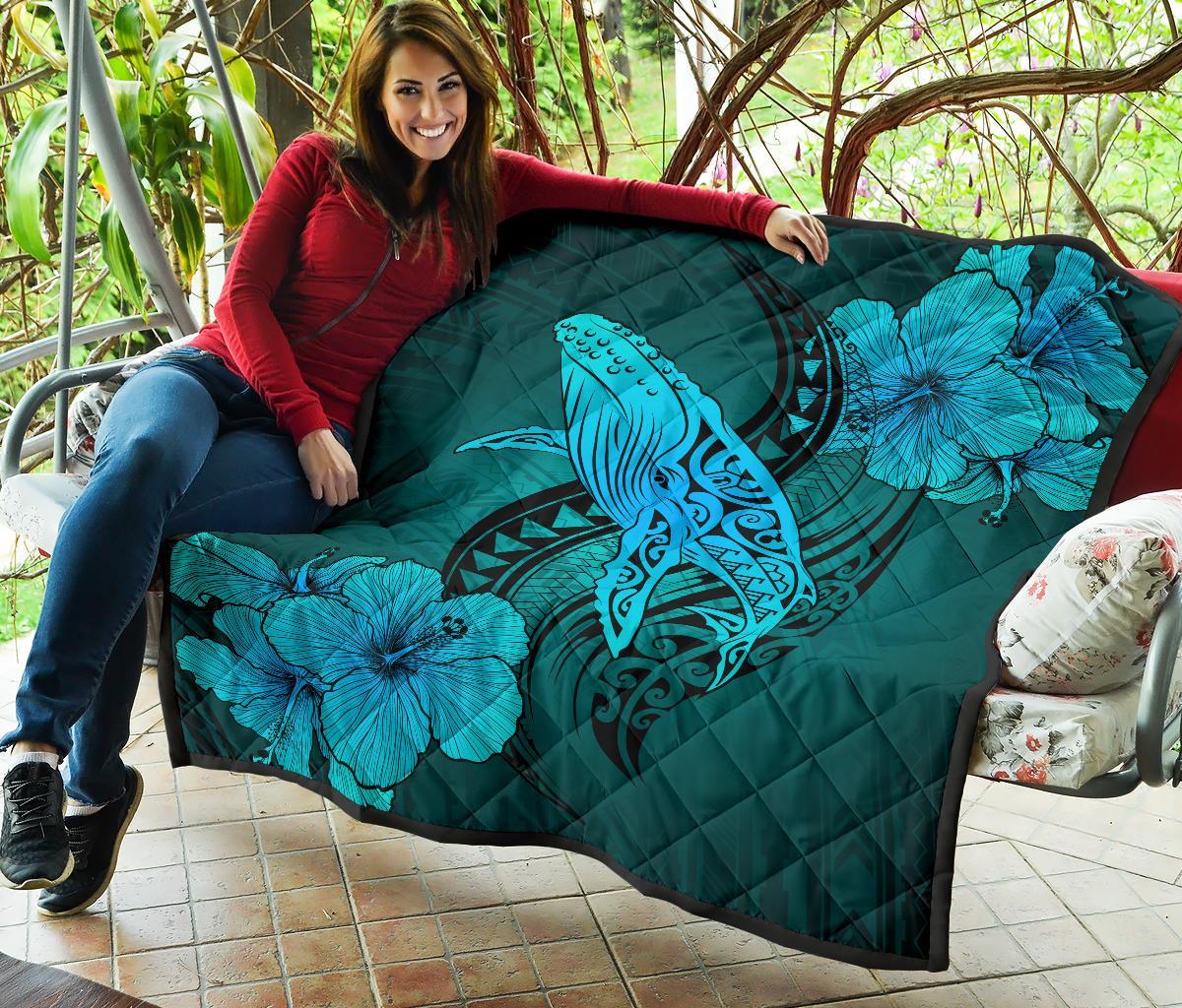 Hawaii Whale Swim Poly Turquoise Premium Quilt - Polynesian Pride
