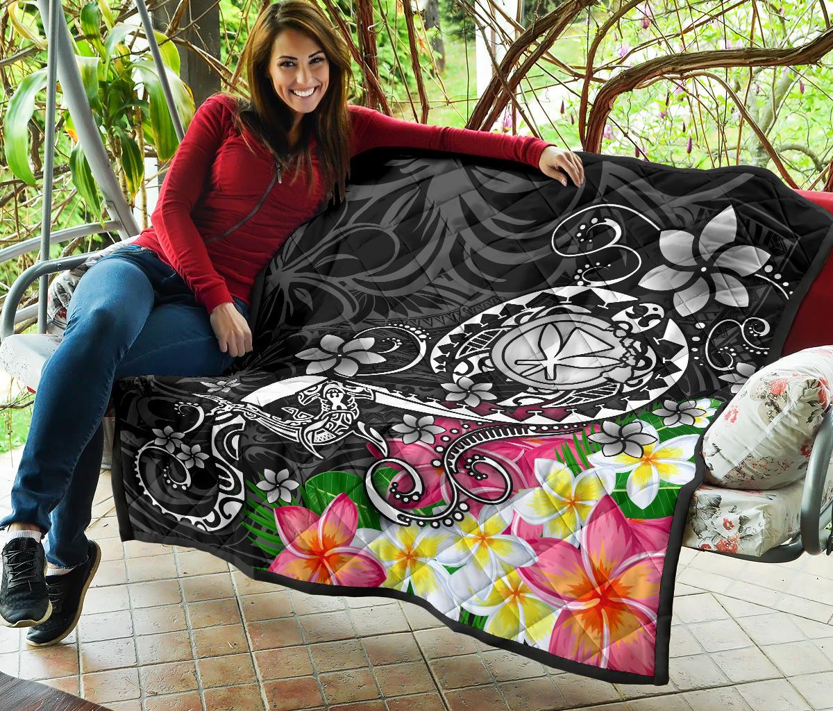 Hawaii Polynesian Premium Quilt - Turtle Plumeria (Black) - Polynesian Pride