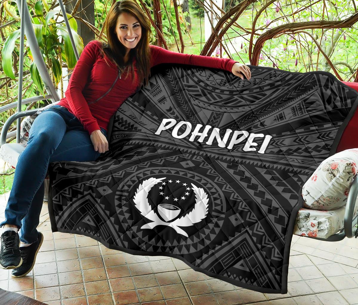 Pohnpei Premium Quilt - Pohnpei Seal With Polynesian Tattoo Style ( Black) - Polynesian Pride