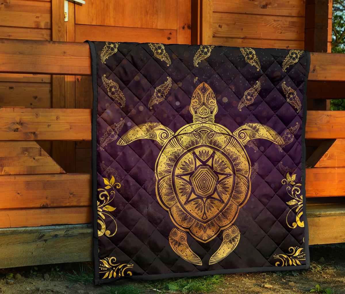 Turtle Golden Royal Premium Quilt - Polynesian Pride