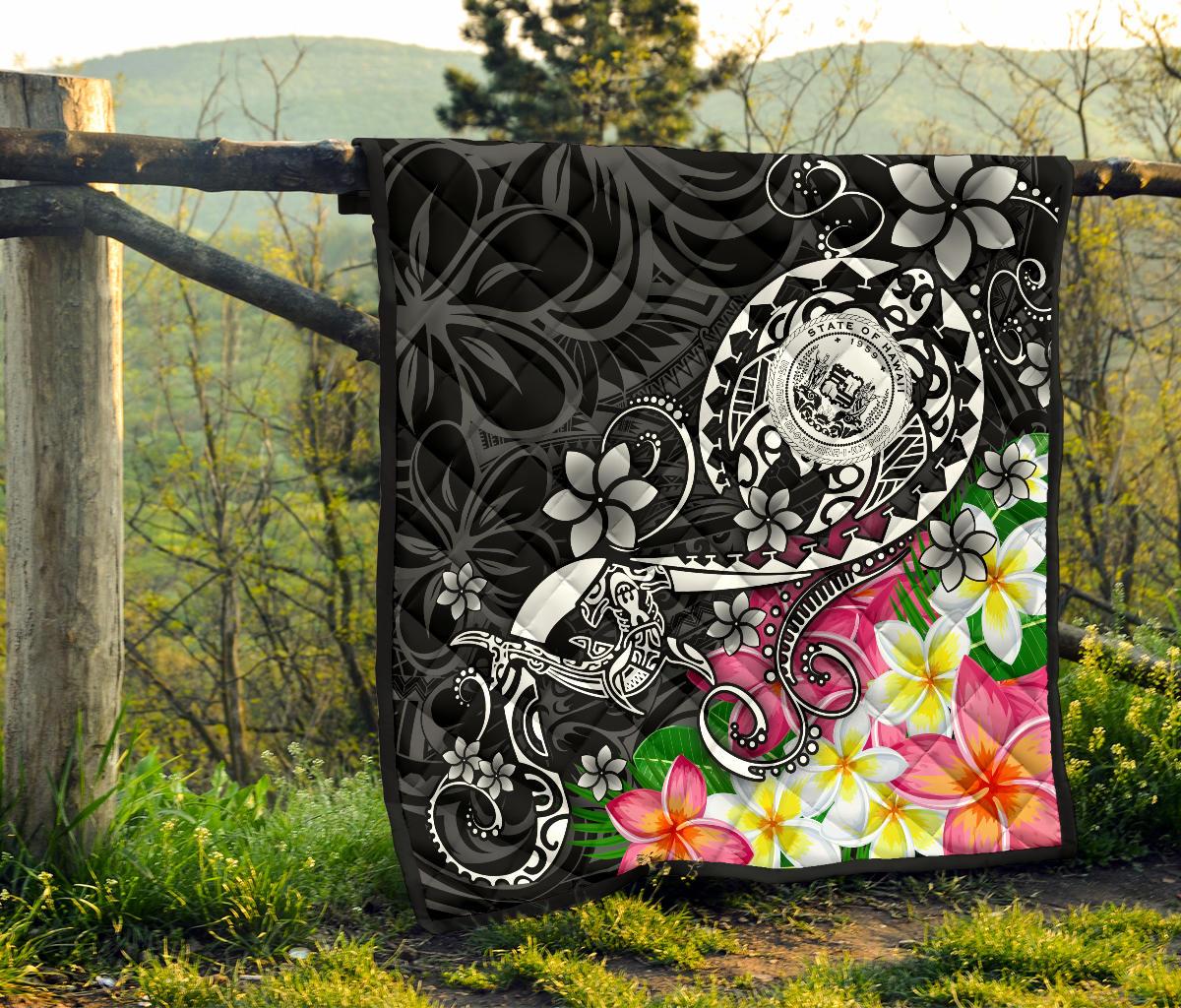 Hawaii Polynesian Premium Quilt - Hawaii Seal With Turtle Plumeria (Black) - Polynesian Pride