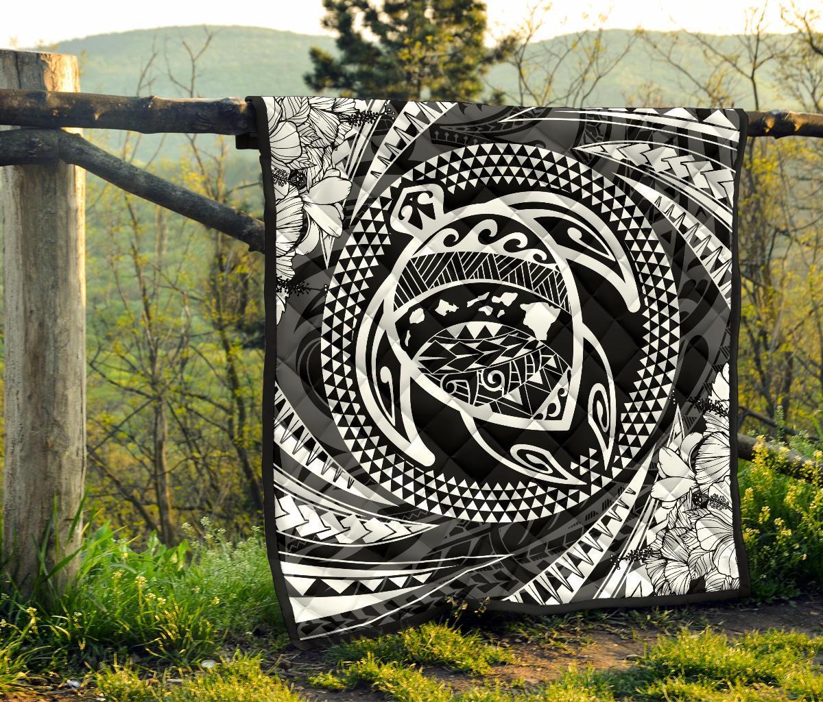 Hawaiian Kanaka Honu Hibiscus Tornando White Polynesian Premium Quilt - Polynesian Pride