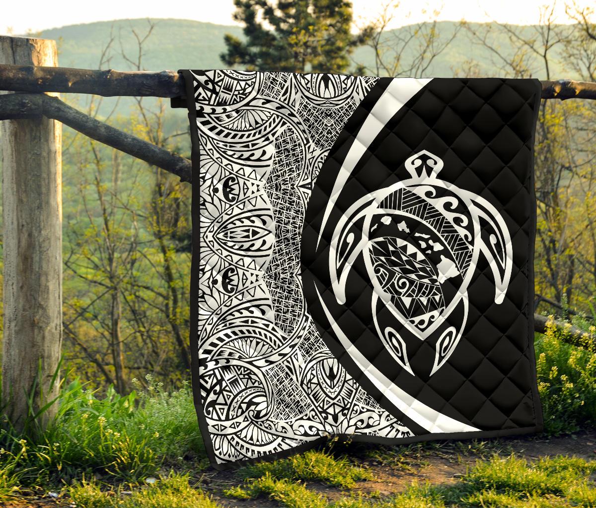 Hawaii Turtle Map Polynesian Premium Quilt - White - Circle Style - Polynesian Pride