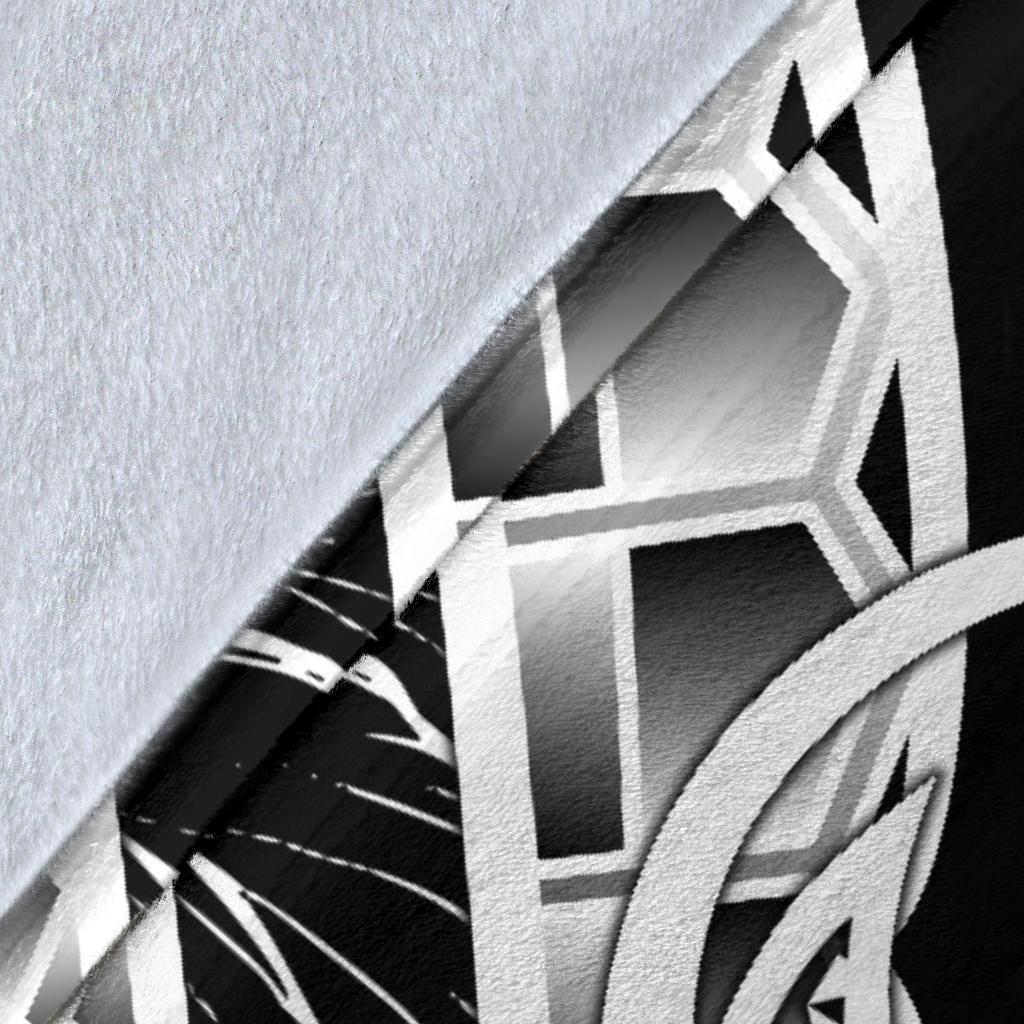 Kosrae Polynesian Premium Blanket - Summer Plumeria (Black) - Polynesian Pride