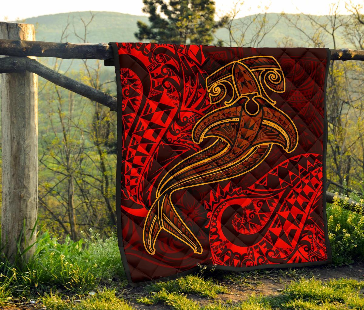 Polynesian Premium Quilt - Red Shark Polynesian Tattoo - Polynesian Pride