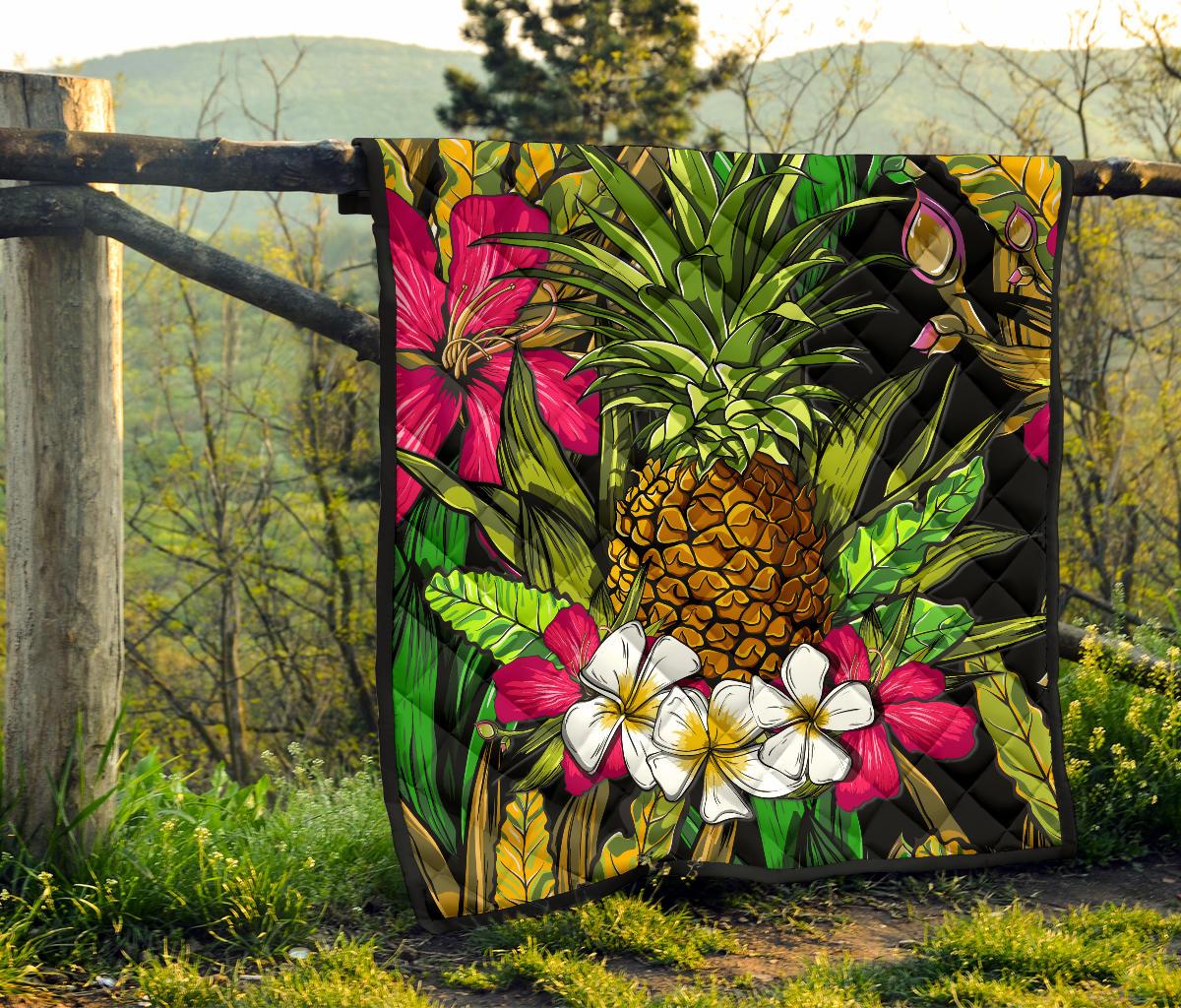 Hawaii Tropical Flowers Pineapple Premium Quilt - Polynesian Pride