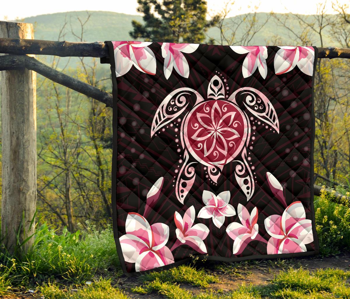 Hawaiian Pinky Turtle Plumeria Quilt - Polynesian Pride