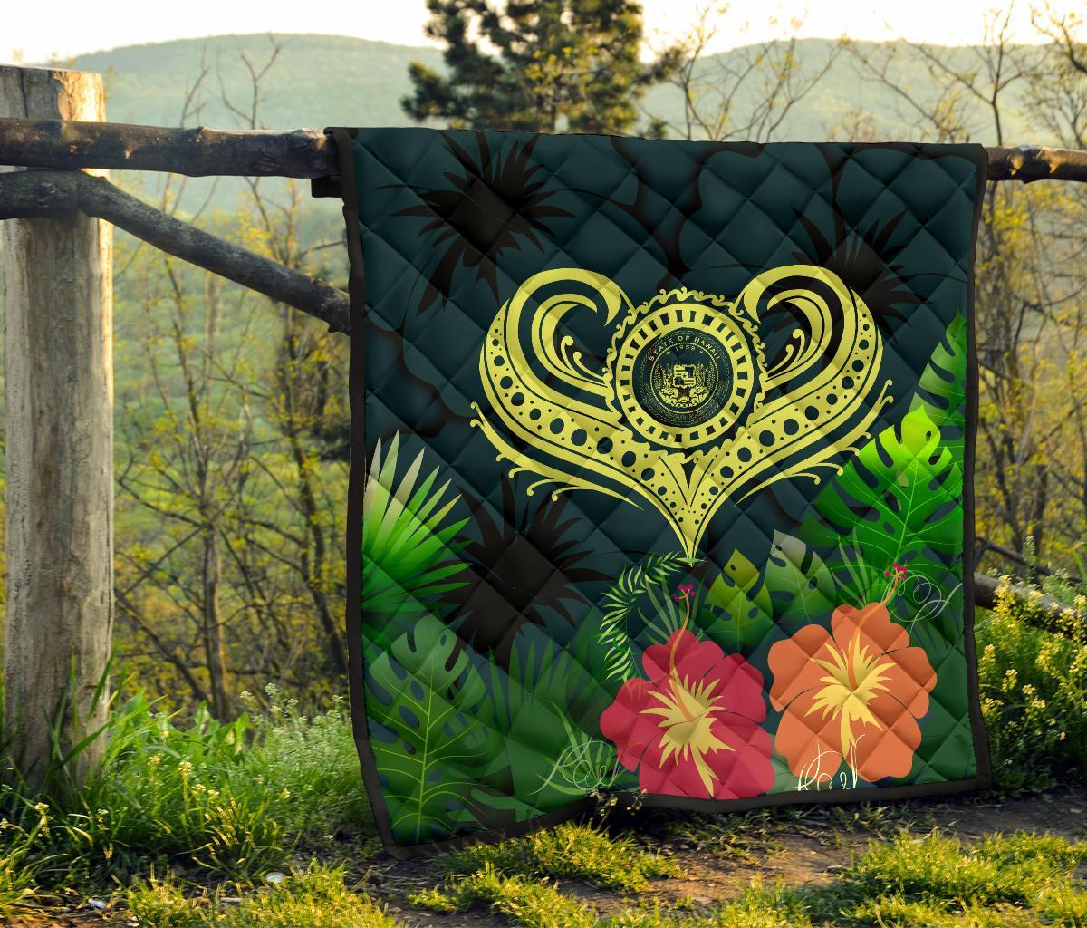 Polynesian Hawaii Premium Quilt - Heart with - Polynesian Pride