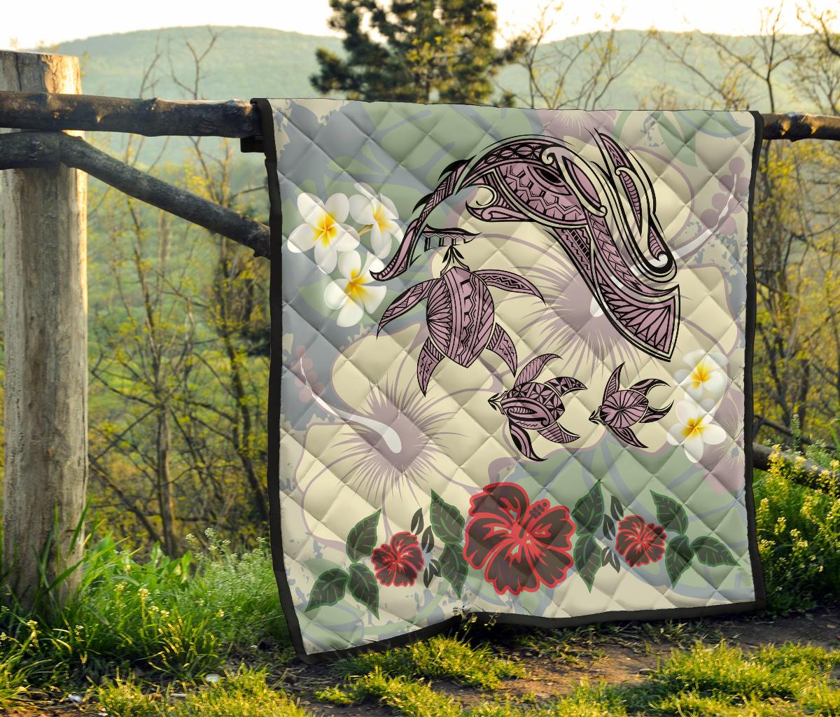 Hawaii Turtle Shark Hibiscus Premium Quilt - Beige - LH Style - Polynesian Pride