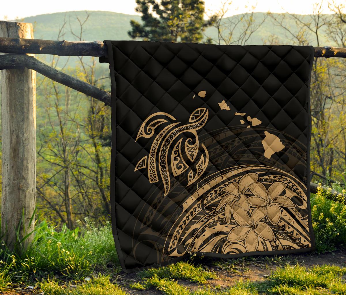 Hawaii Map Plumeria Polynesian Gold Premium Quilt - Polynesian Pride