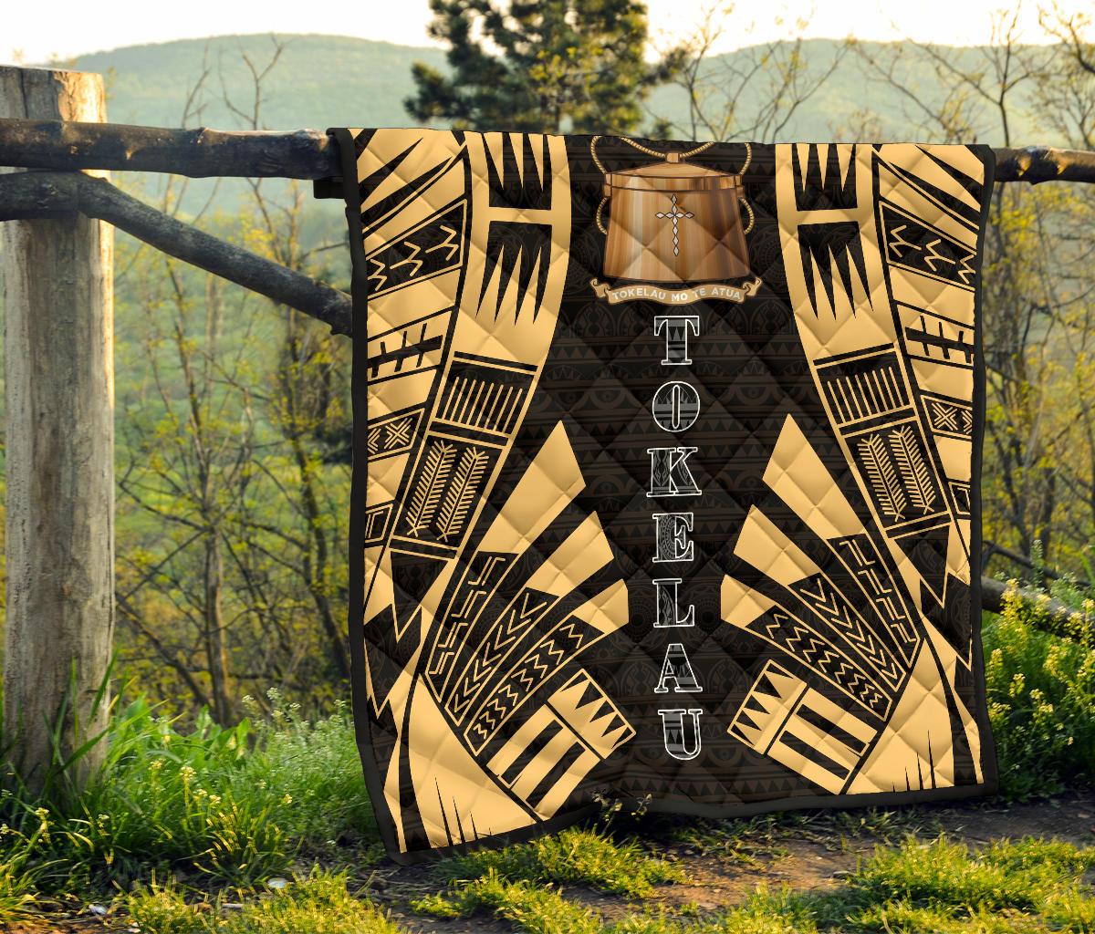 Tokelau Premium Quilt - Tokelau Coat Of Arms Polynesian Gold Tattoo - Polynesian Pride