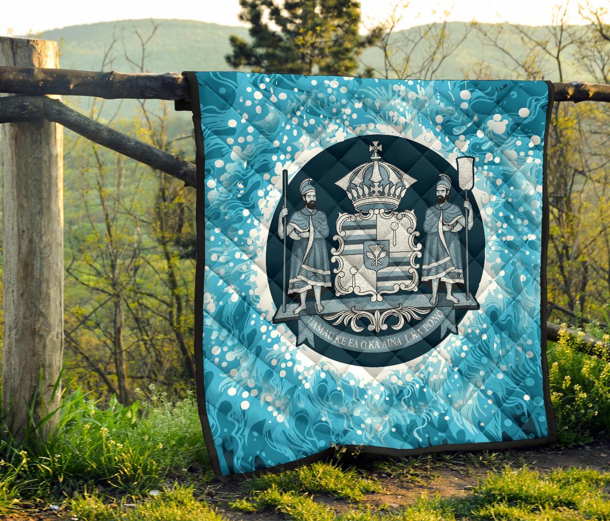 Hawaii Coat Of Arms Premium Quilt Discrete Style - Polynesian Pride