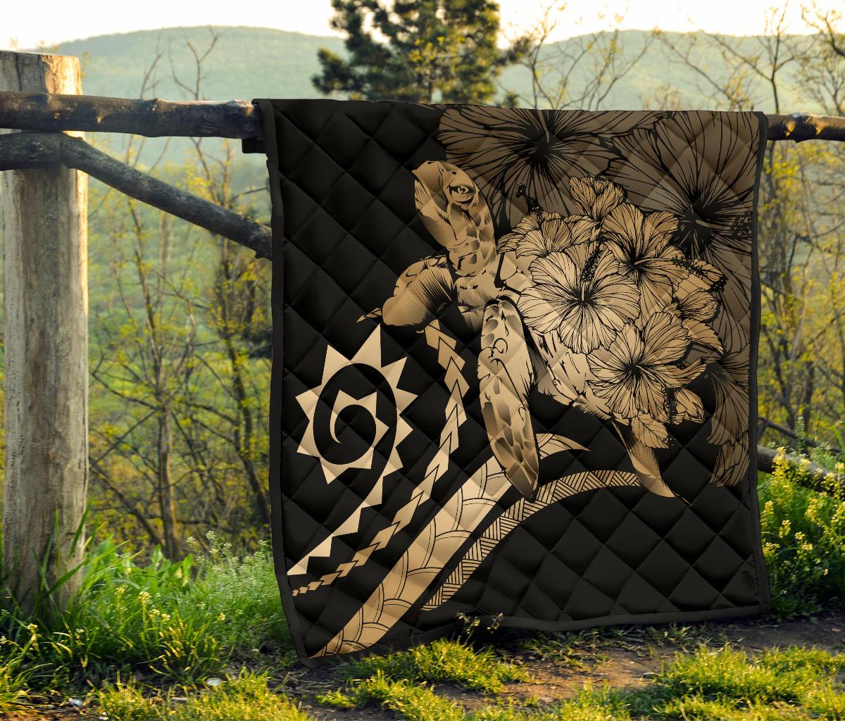 Hawaii Turtle Hibiscus Polynesian Vintage Premium Quilt - Gold - Polynesian Pride