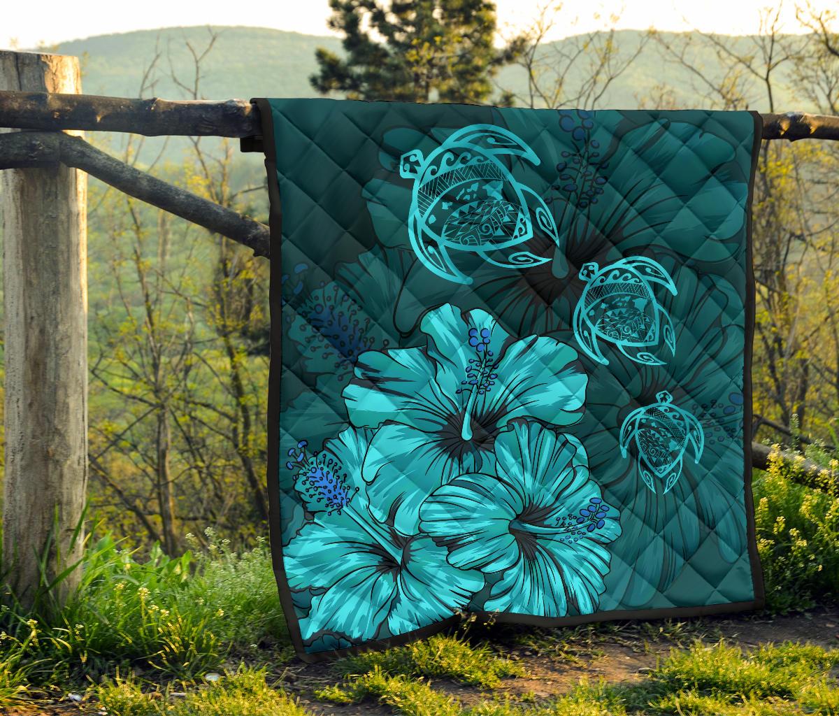 Hawaiian Map Hibiscus Turtle Vintage Polynesian Premium Quilt Turquoise - Polynesian Pride