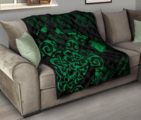 Turtle Hibiscus Map Green Premium Quilt - Polynesian Pride