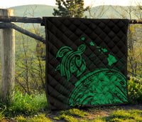 Hawaii Map Plumeria Polynesian Green Premium Quilt - Polynesian Pride