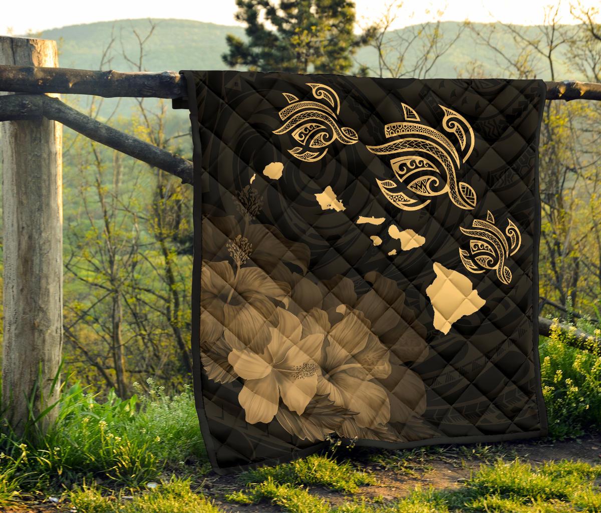 Hawaii Hibiscus Map Polynesian Ancient Turtle Gold Premium Quilt - Polynesian Pride