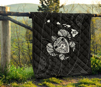 Hawaii Turtle Hibicus Map Premium Quilt - White - Polynesian Pride