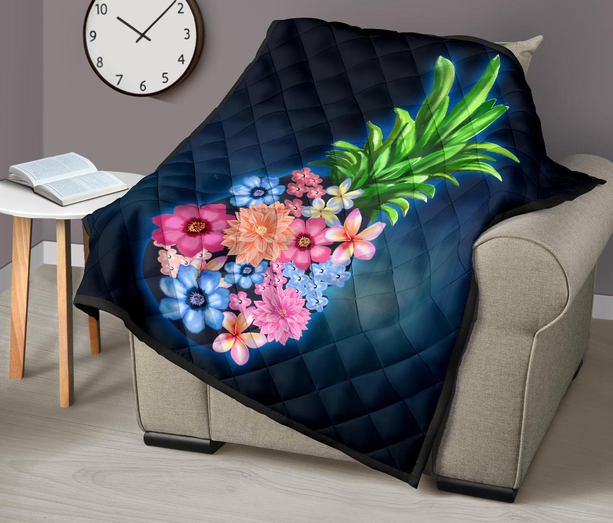 Pineapple Hibiscus Pattern Premium Quilt - Polynesian Pride