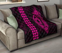 Hawaii Kakau Makau Fish Hook Polynesian Premium Quilt - Pink - Polynesian Pride