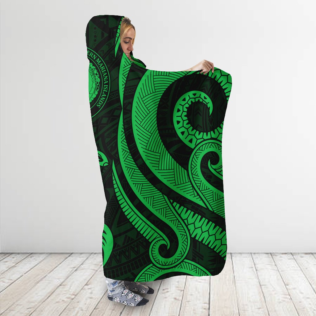 Northern Mariana Islands Hooded Blanket - Green Tentacle Turtle - Polynesian Pride