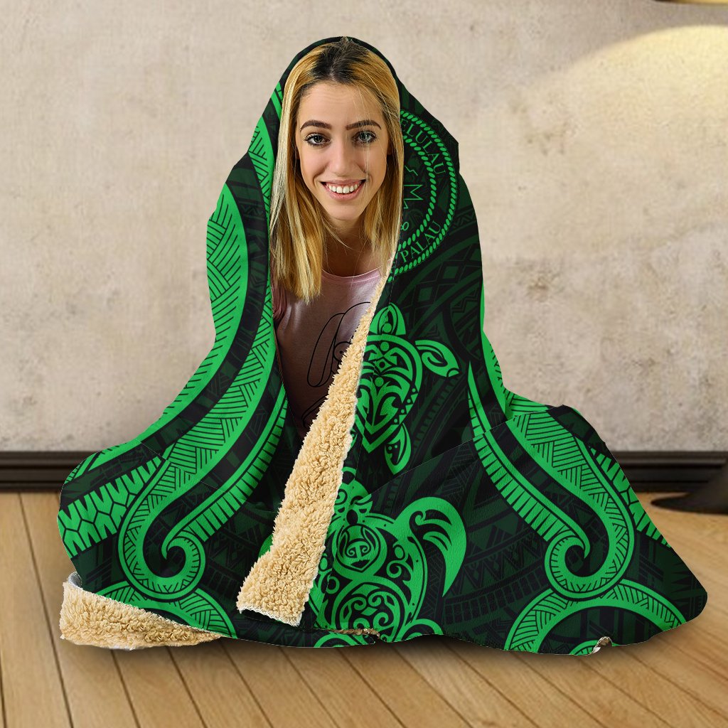 Palau Hooded Blanket - Green Tentacle Turtle - Polynesian Pride
